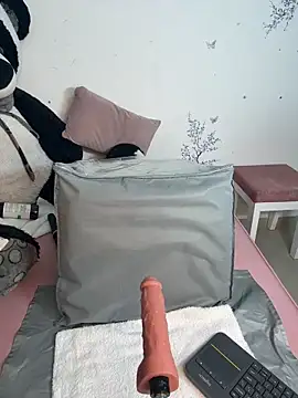 IamSteph13 online show from June 4, 11:42 pm