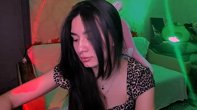 Snapshot of Swee_Alicee chatting on February 19, 8:06 pm Swee Alicee online show from February 19, 8:06 pm