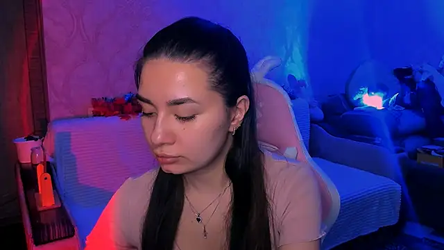 Snapshot of Swee_Alicee chatting on February 3, 7:19 pm Swee Alicee online show from February 3, 7:19 pm