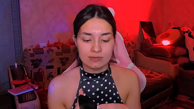 Swee Alicee online show from May 17, 12:49 pm