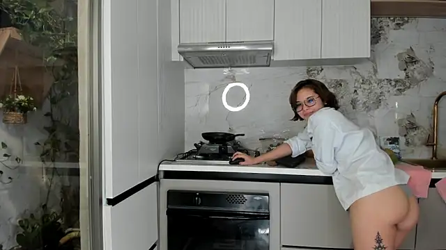 Snapshot of Hellen_coy chatting on February 9, 6:47 pm Hellen coy online show from February 9, 6:47 pm