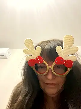 ZaraFay online show from January 7, 5:40 pm