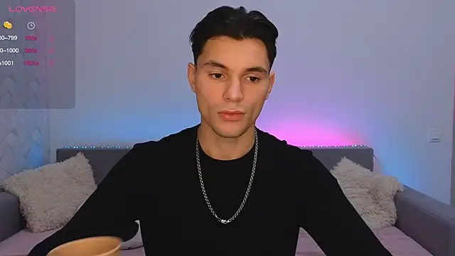 denlover1 online show from November 2, 10:31 am