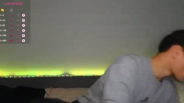 denlover1 online show from October 28, 8:35 am