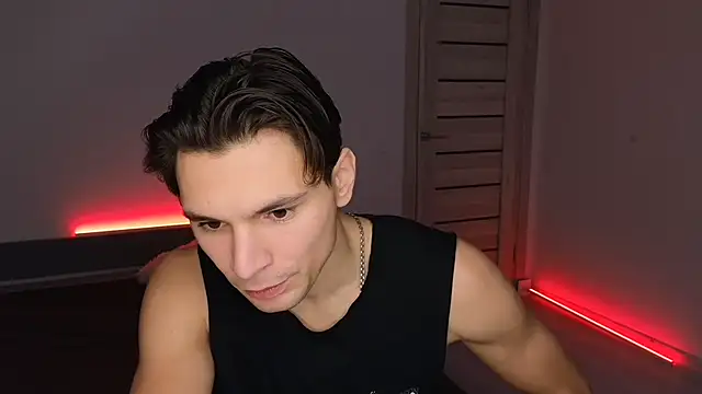 denlover1 online show from February 7, 8:33 am