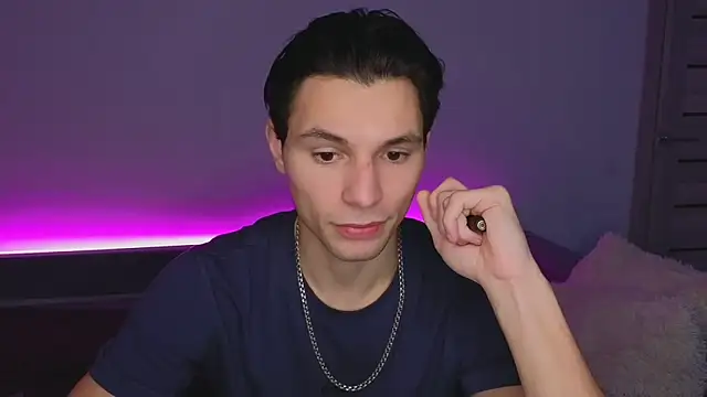 denlover1 online show from February 21, 8:27 am