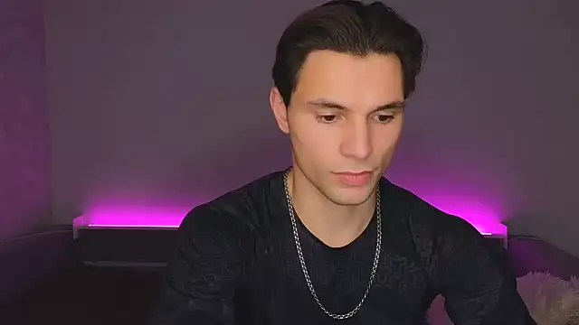 denlover1 online show from February 15, 1:43 pm