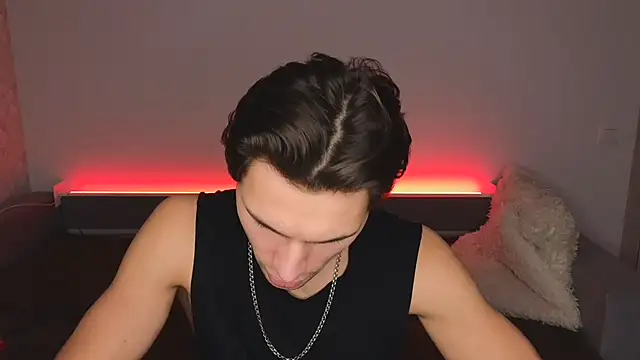 denlover1 online show from February 8, 1:53 pm