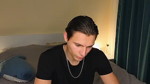 denlover1 online show from April 13, 4:33 pm