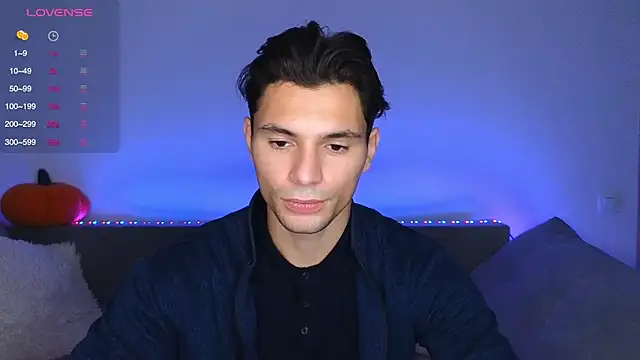 denlover1 online show from October 9, 8:26 am