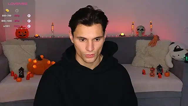 denlover1 online show from October 12, 7:32 am