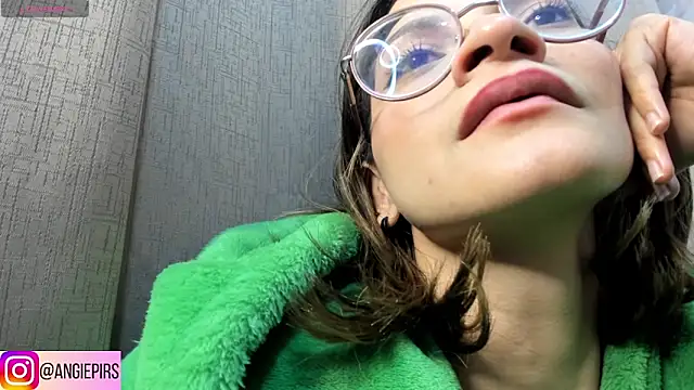 Angie Pirss online show from January 31, 1:43 am