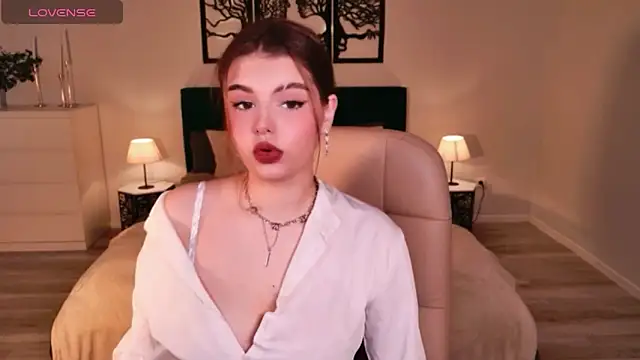 AdeliaKiss online show from March 12, 4:40 am