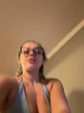 Snapshot of lexybabyxo chatting on June 5, 9:37 am lexybabyxo online show from June 5, 9:37 am