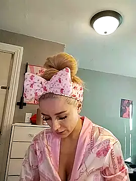 lexybabyxo online show from January 19, 2:10 pm