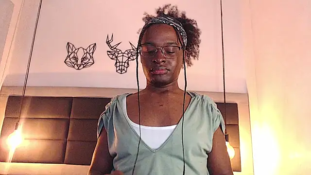 candy lovee69 online show from December 17, 1:10 am