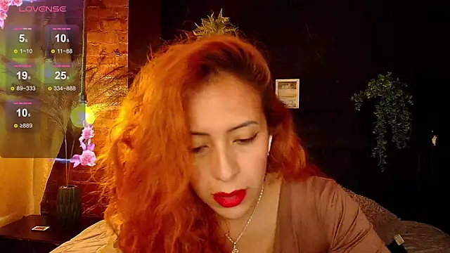 Snapshot of sahra_taylor_ chatting on February 9, 5:11 pm sahra taylor online show from February 9, 5:11 pm
