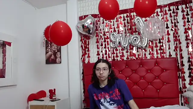 Snapshot of Roxy_Lux chatting on February 23, 2:57 pm Roxy Lux online show from February 23, 2:57 pm