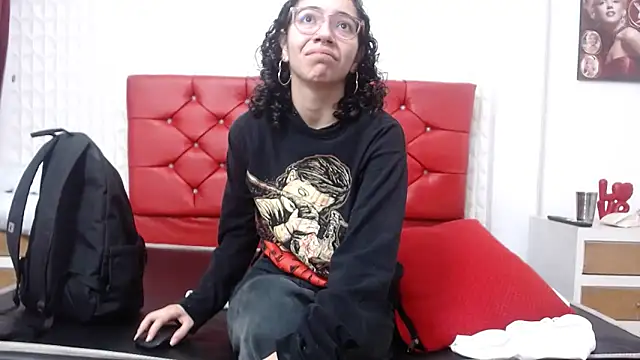 Snapshot of Roxy_Lux chatting on February 1, 12:47 pm Roxy Lux online show from February 1, 12:47 pm