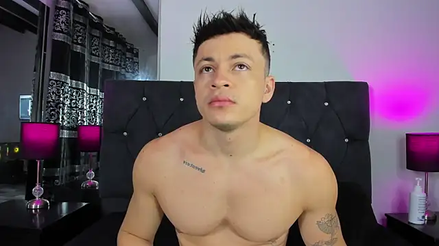 Snapshot of Angel_Cuervo chatting on December 4, 12:37 pm Angel Cuervo online show from December 4, 12:37 pm