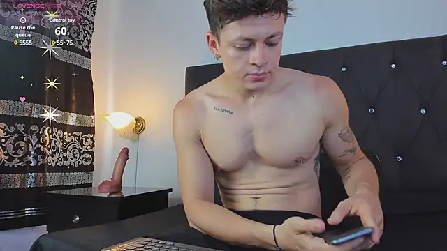 Snapshot of Angel_Cuervo chatting on February 18, 7:30 pm Angel Cuervo online show from February 18, 7:30 pm