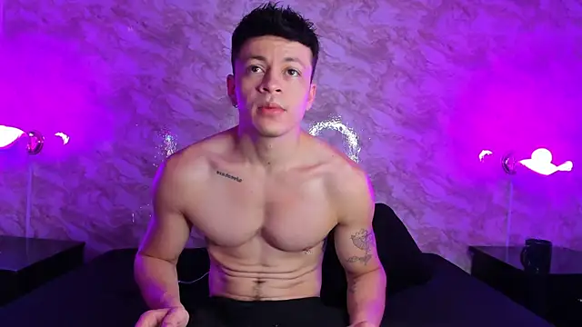 Snapshot of Angel_Cuervo chatting on October 10, 12:39 pm Angel Cuervo online show from October 10, 12:39 pm