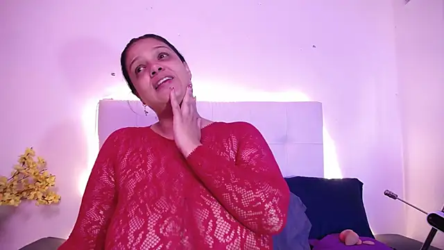 Nicol Love0 online show from April 23, 12:22 pm