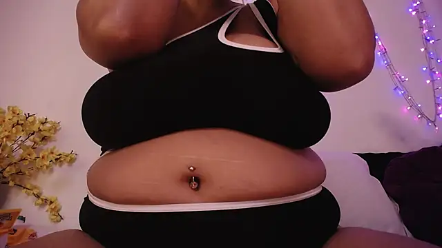 Nicol Love0 online show from November 27, 12:05 pm