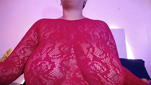 Nicol Love0 online show from April 23, 12:29 pm