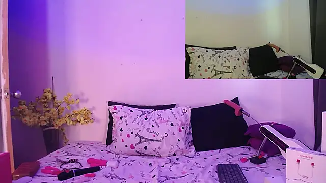 Nicol Love0 online show from February 11, 12:38 pm