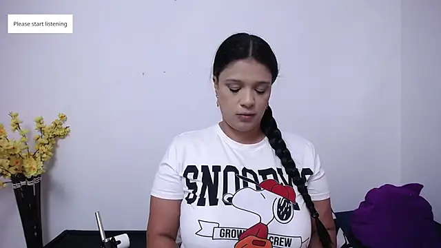Nicol Love0 online show from September 16, 12:39 pm