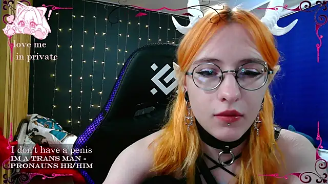 Snapshot of Honelin chatting on February 14, 8:37 pm Honelin online show from February 14, 8:37 pm