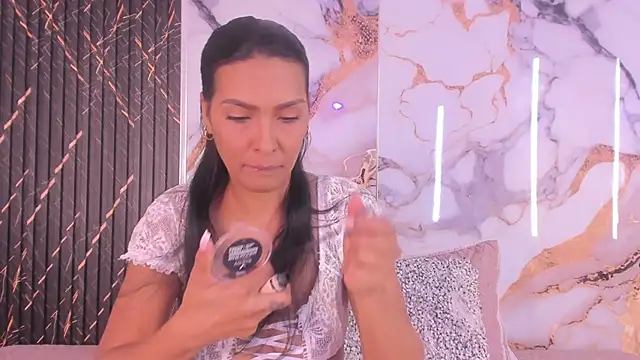 Alyson-a online show from April 15, 1:11 am