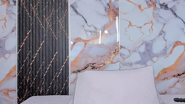 Alyson-a online show from February 14, 12:16 pm