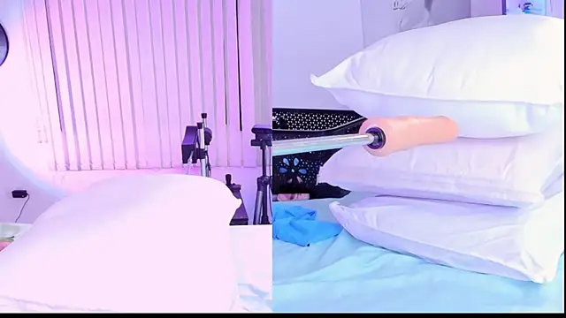 Kinky Mindy  online show from April 9, 7:53 pm