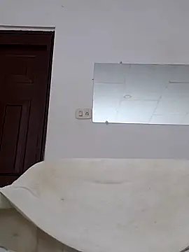 Snapshot of GilberMxx chatting on February 25, 12:22 am GilberMxx online show from February 25, 12:22 am