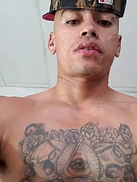 Snapshot of GilberMxx chatting on March 2, 11:00 pm GilberMxx online show from March 2, 11:00 pm