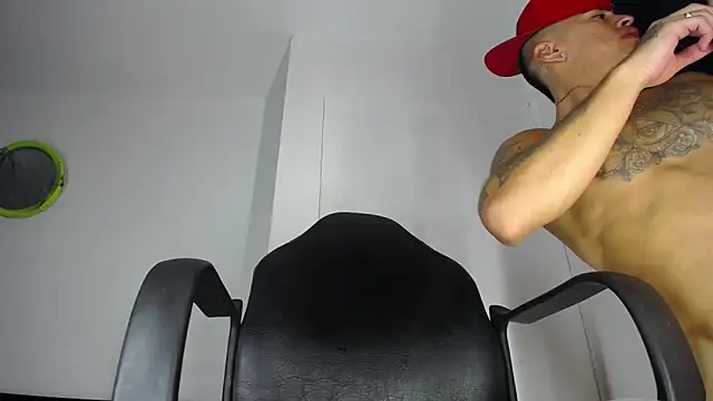 GilberMxx online show from March 14, 11:00 pm