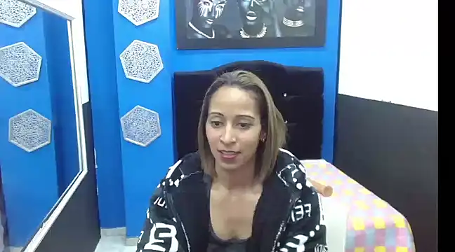 Cristal gil  online show from December 10, 6:22 am