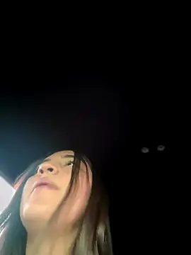 Snapshot of AhriCutte chatting on November 4, 5:06 pm AhriCutte online show from November 4, 5:06 pm