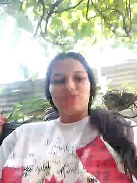Snapshot of girl_milk1 chatting on February 2, 4:11 pm girl milk1 online show from February 2, 4:11 pm