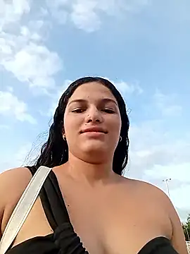 Snapshot of girl_milk1 chatting on November 3, 9:40 pm girl milk1 online show from November 3, 9:40 pm