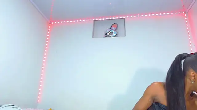 Snapshot of JessicaEbony chatting on January 29, 1:05 am JessicaEbony online show from January 29, 1:05 am