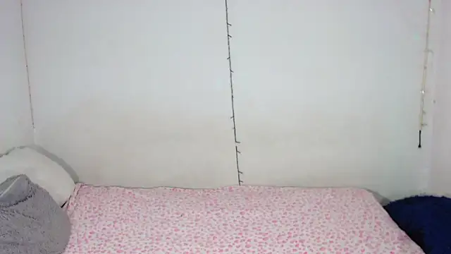 Snapshot of JessicaEbony chatting on June 12, 2:20 am JessicaEbony online show from June 12, 2:20 am