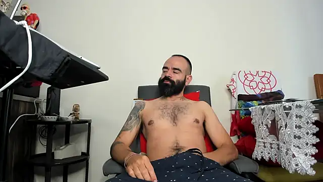 Chriss evanss  online show from July 24, 4:03 pm