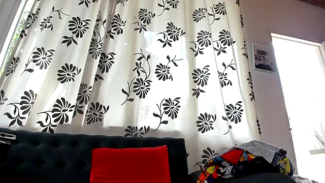 Chriss evanss  online show from March 10, 7:50 pm