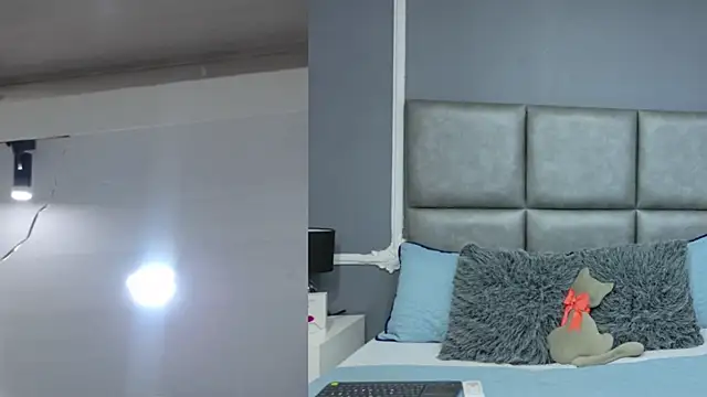 Snapshot of MadelineBeckert chatting on June 4, 7:07 pm MadelineBeckert online show from June 4, 7:07 pm