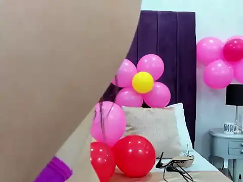 MadelineBeckert online show from April 2, 11:39 am