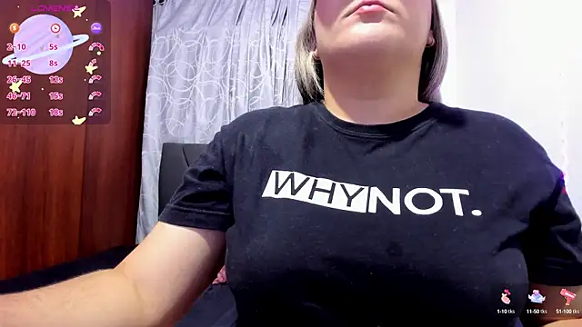 Snapshot of shantal_smith9 chatting on March 11, 11:47 pm shantal smith9 online show from March 11, 11:47 pm