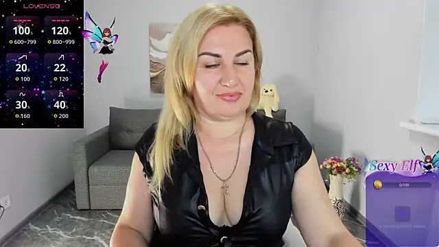 Snapshot of Lili_Crossi chatting on June 15, 5:51 am Lili Crossi online show from June 15, 5:51 am